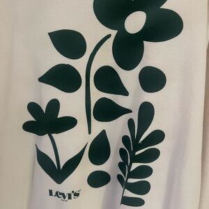 Levi's Classic White Top